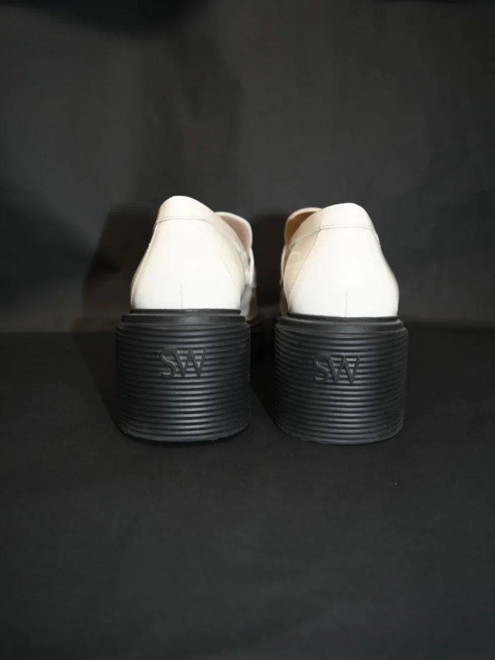 $550 STUART WEITZMAN SOHO LOAFERS PLATFORM SLIP ON SHOES PATENT IVORY 9 (PD17)
